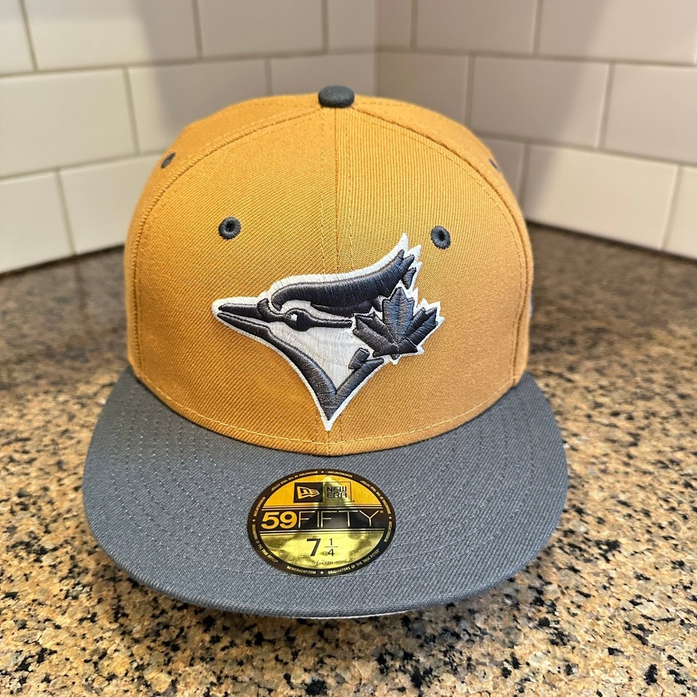 Toronto Blue Jays New Era 59FIFTY Fitted Hat 7 1/4 Gold Gray MLB New